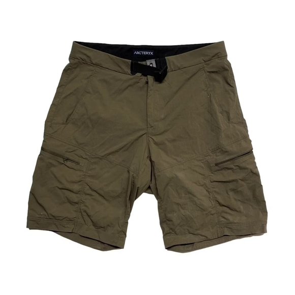 ARC'TERYX Moss Green Hiking Shorts Men's size 30 Waist